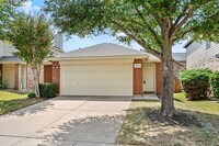 Building Photo - 12113 Thicket Bend Dr
