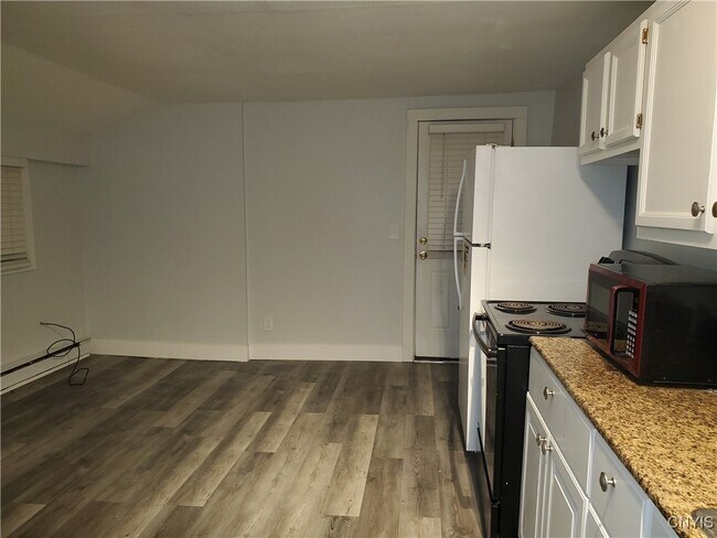 Building Photo - 134 W Seneca St