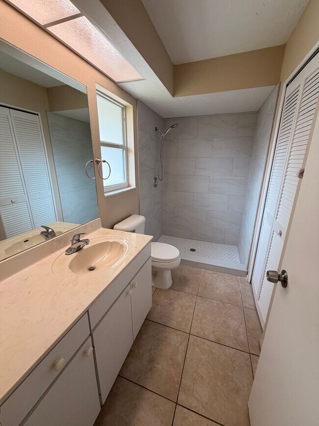 Building Photo - 4025 Ponea Dr