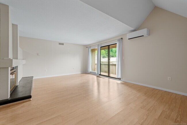 Building Photo - 101 Mallard Dr