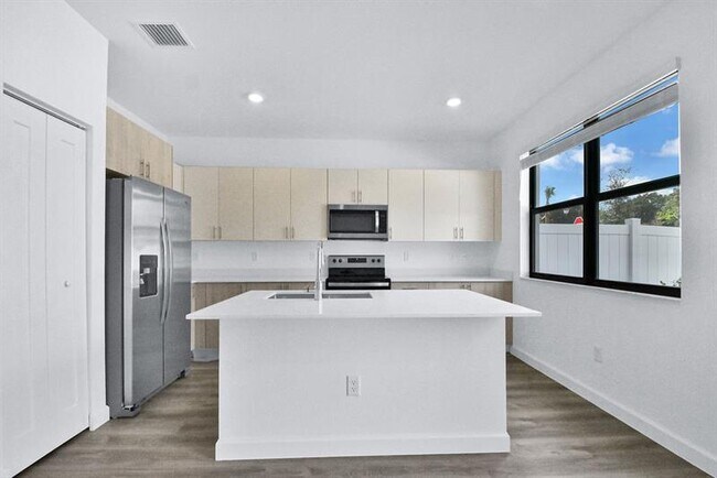Building Photo - 706 Stellar Ct