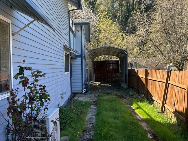 Building Photo - Charming 3-Bedroom Home in the Heart of Shelton