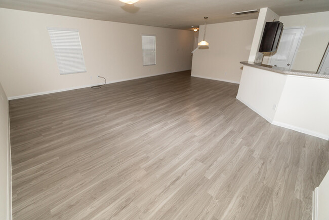 Building Photo - 5714 Plantation Forest Dr