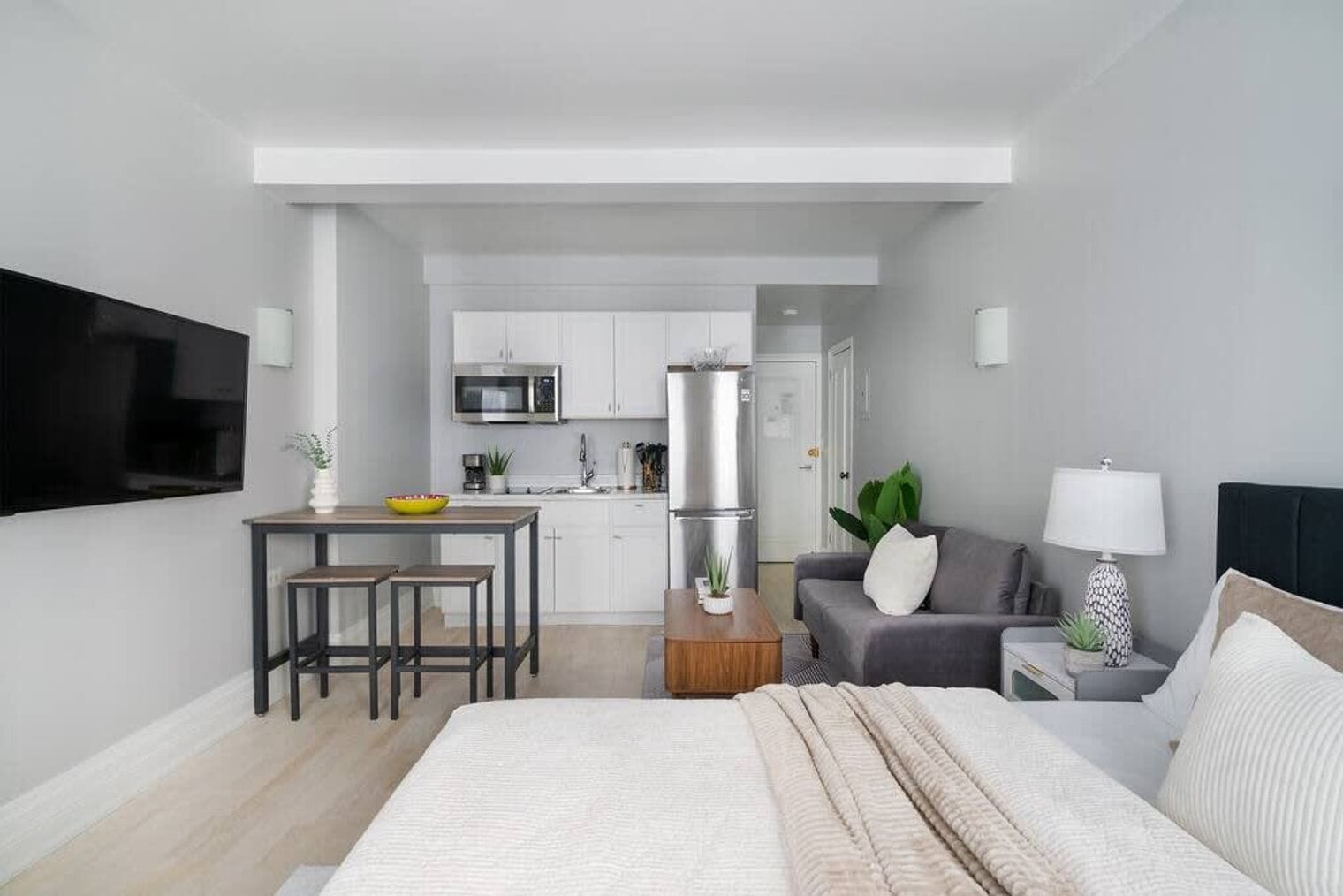 Building Photo - 240 W 73rd St