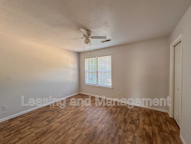 Building Photo - 1423 Ashley River Rd