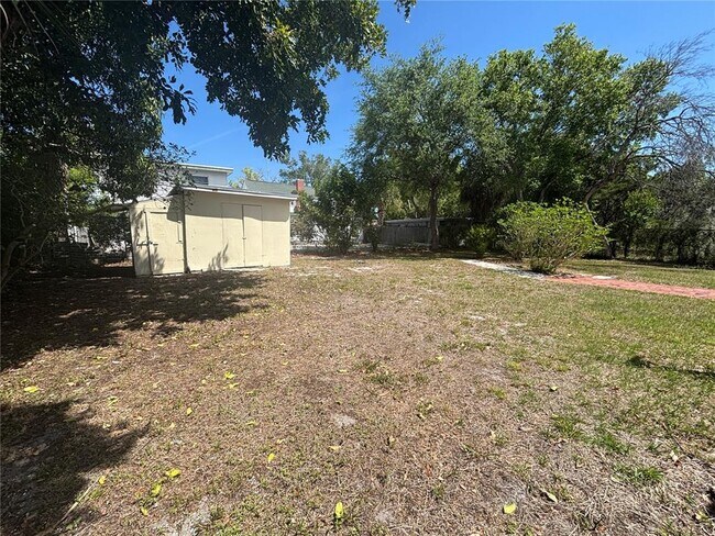 Building Photo - 128 2nd Ave SW