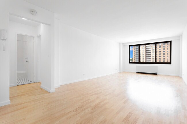 Building Photo - 40 W 135th St