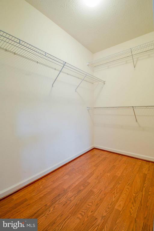 Building Photo - 1447 Pangbourne Way