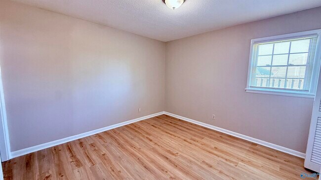 Building Photo - 105 Superior Ave SE