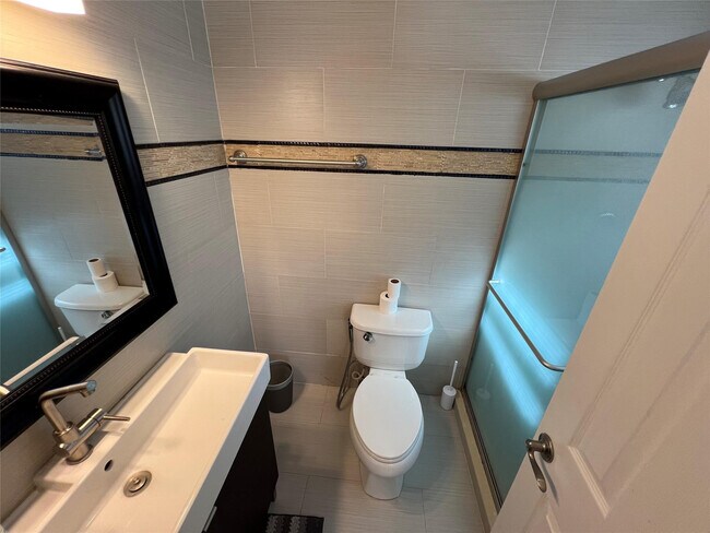 Building Photo - 9302 Pl