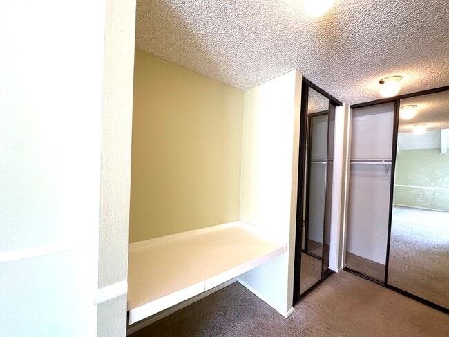 Building Photo - Townhouse near Loma Linda University