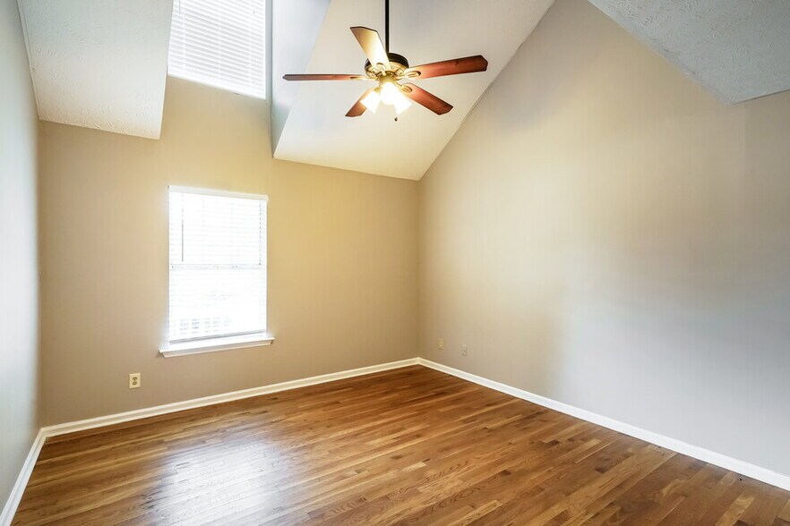 Building Photo - 300 Vernon Traylor Dr