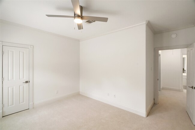 Building Photo - 4746 Post Oak Timber Dr