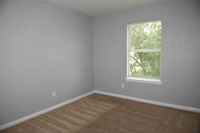 Building Photo - 2635 Skyview Grove Ct