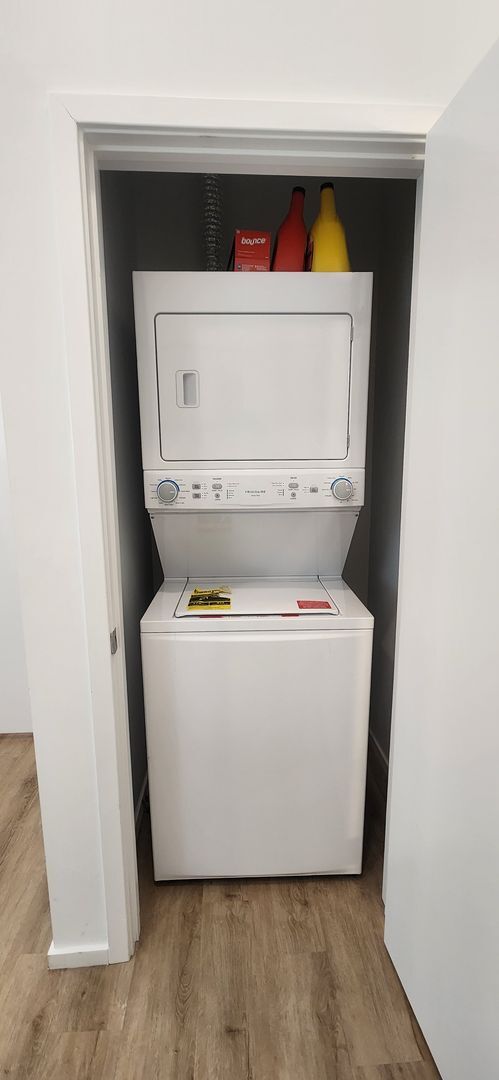 Building Photo - Cozy 2 Bed/1 Bath House, Park Like Setting, Pet Friendly, Fenced Yard