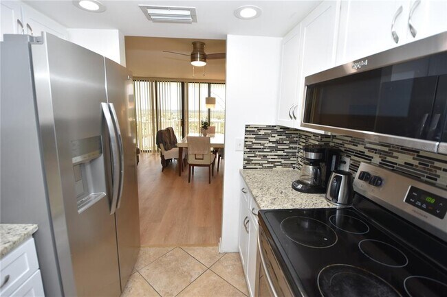 Building Photo - 3580 S Ocean Shore Blvd