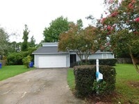 Building Photo - "Charming 3-Bed Oasis with Cozy Fireplace ...