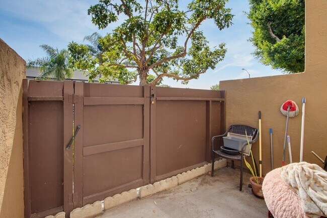 Building Photo - 3454 Castle Glen Dr