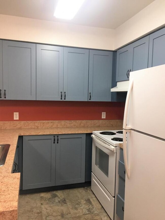 Building Photo - 1 bedroom in Seattle WA 98121