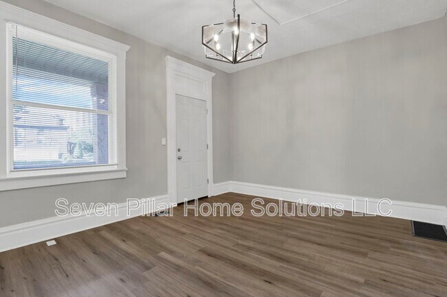 Building Photo - 1544 Granville St