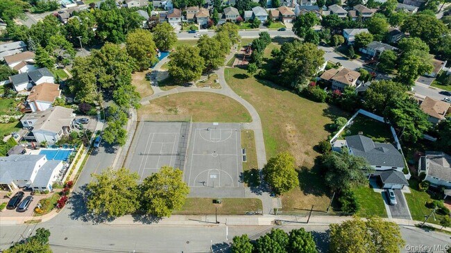 Building Photo - 1 Parkside Dr