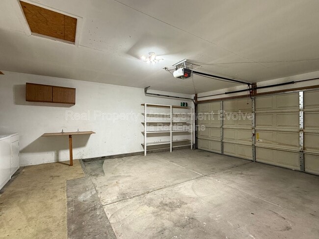 Building Photo - 8771 W Grovers Ave