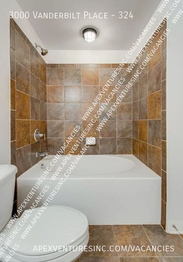 Building Photo - 3000 Vanderbilt Pl