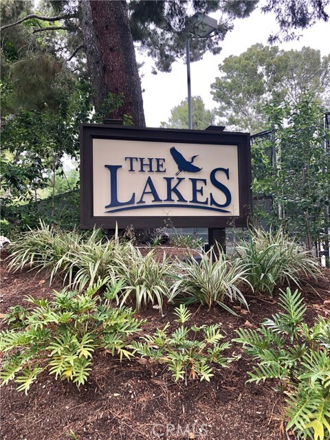 Building Photo - 75 Lakepines