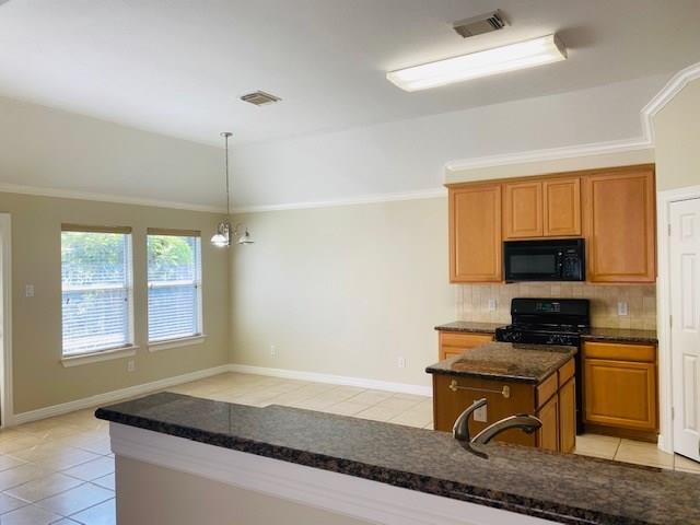 Building Photo - 2811 Cresthollow Ln