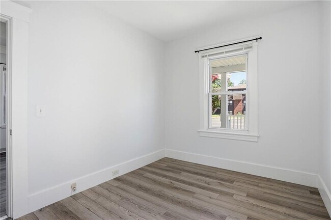Building Photo - 1009 Willett Ave
