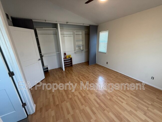 Building Photo - 1515 Marble Ave NW