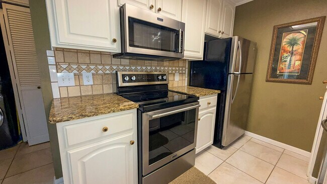 Building Photo - 15421 Seamount Cay Ct