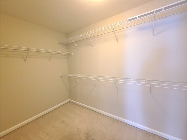 Building Photo - 7662 Forest Glen Way