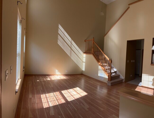 Building Photo - 2261 Barrington Dr E