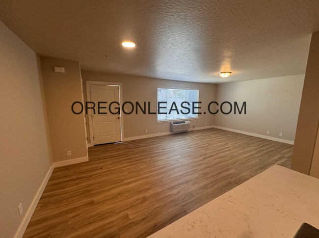 Building Photo - 1100 Q St