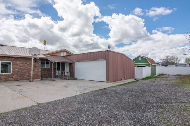 Building Photo - 92 N 2300 W