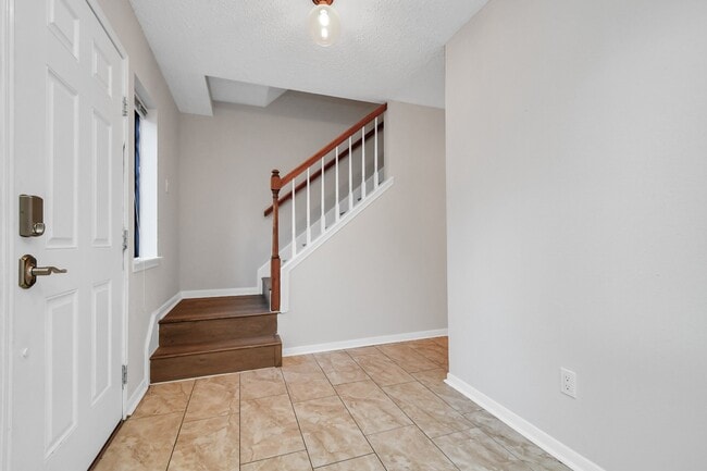 Building Photo - 8823 High Haven Dr