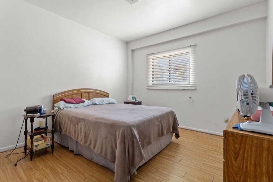 Building Photo - 569 Woodmont Ave