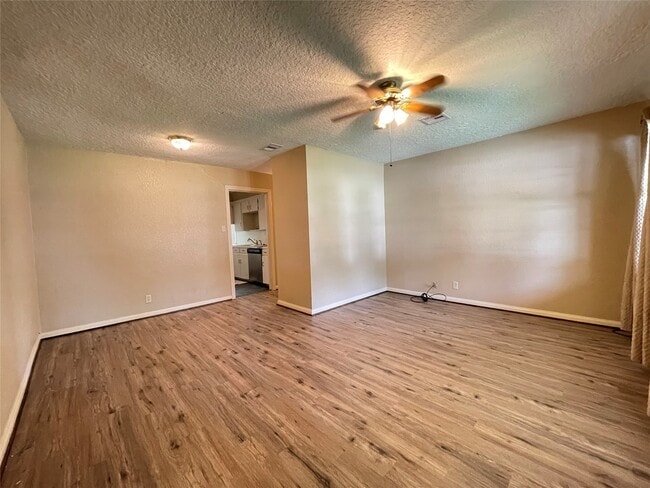 Building Photo - 317 Evans St