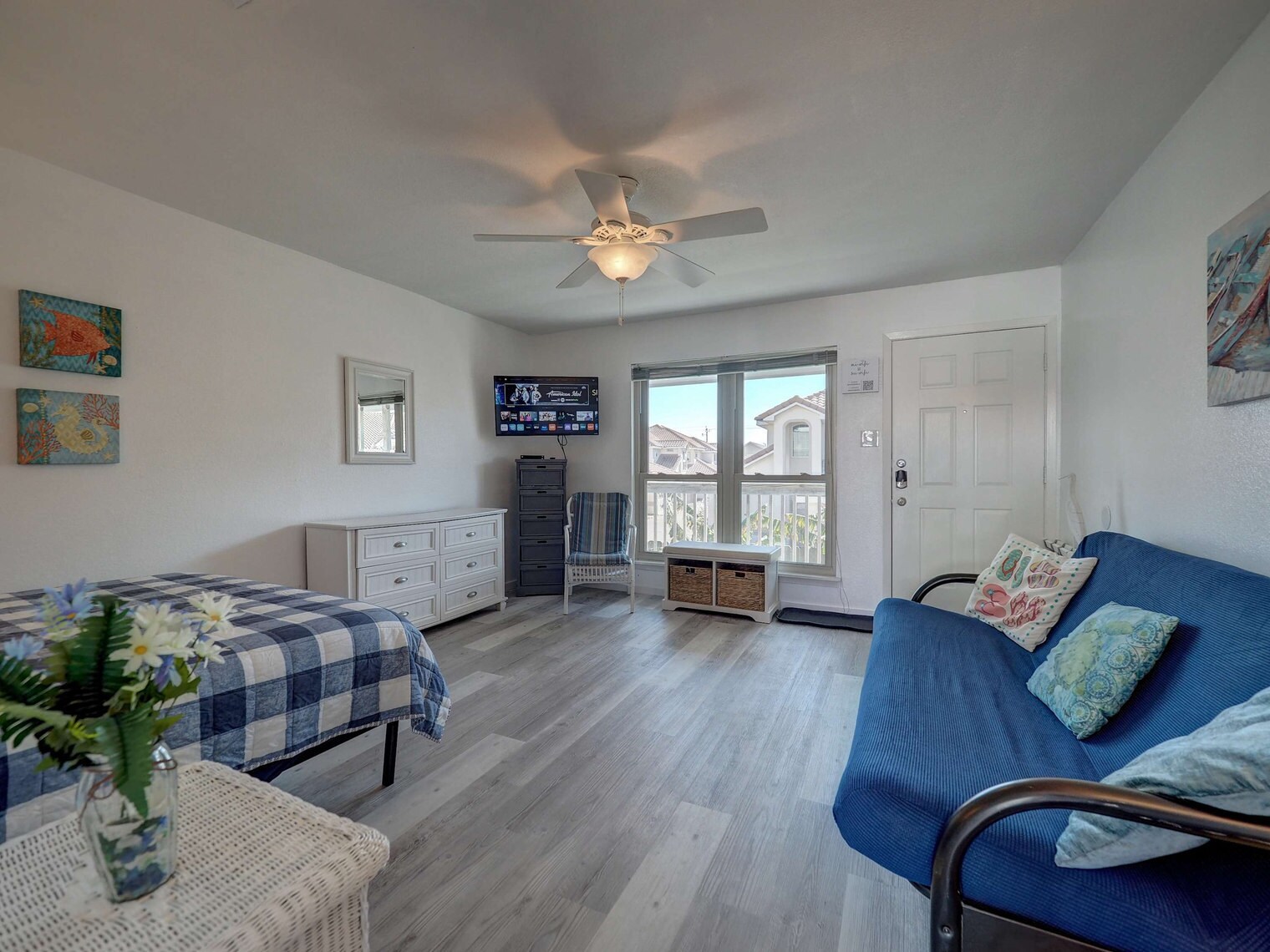 Building Photo - 14898 Granada Dr