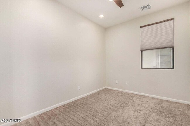Building Photo - 2090 S Dorsey Ln