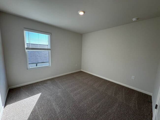 Building Photo - Brand New 5/3 House in Armuchee- $2,295