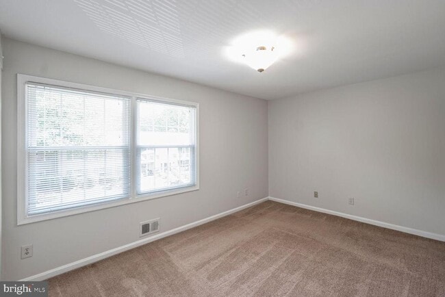 Building Photo - 8323 Kingsgate Rd