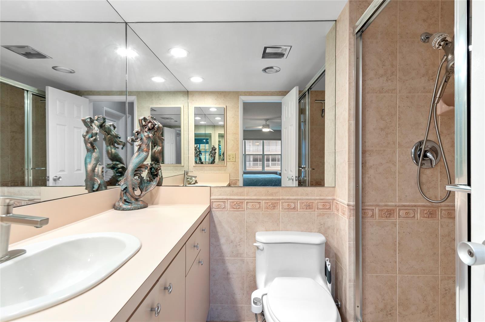 Building Photo - 4010 Galt Ocean Dr