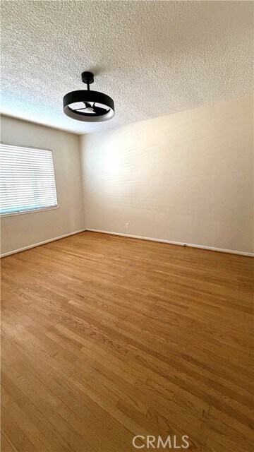 Building Photo - 927 Latchford Ave