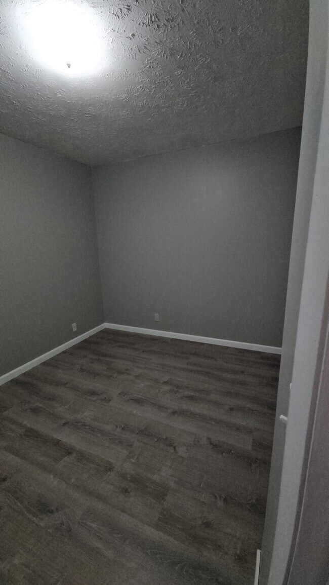 Building Photo - 10218 Weir St