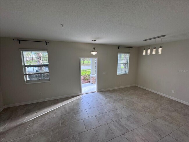 Building Photo - 12036 Sonnet Ave