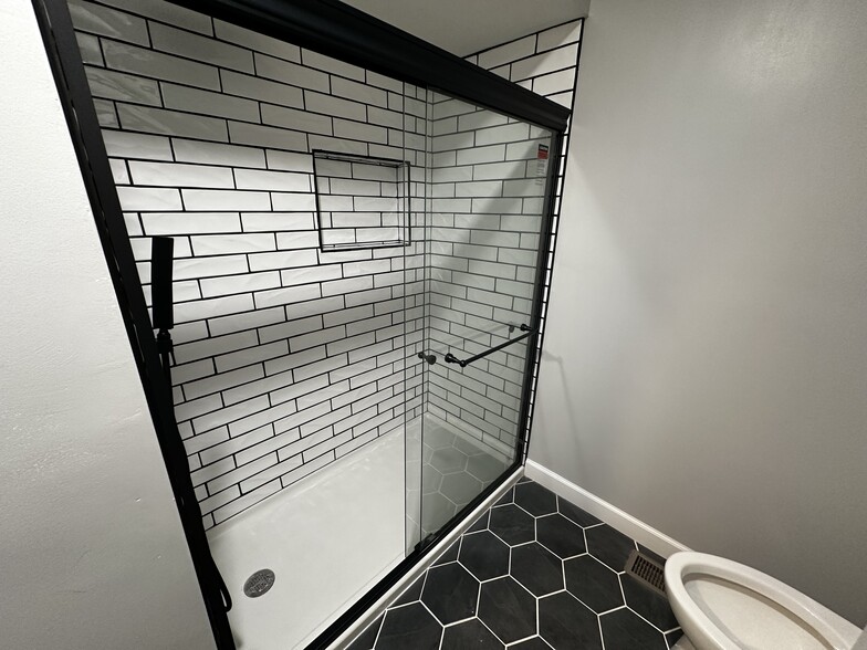 Building Photo - 10325 S Interlochen Dr