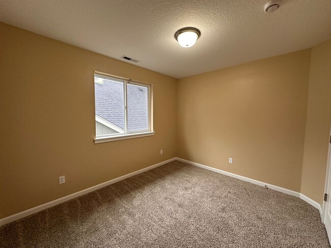 Building Photo - Bethel Area Updated Four Bedroom