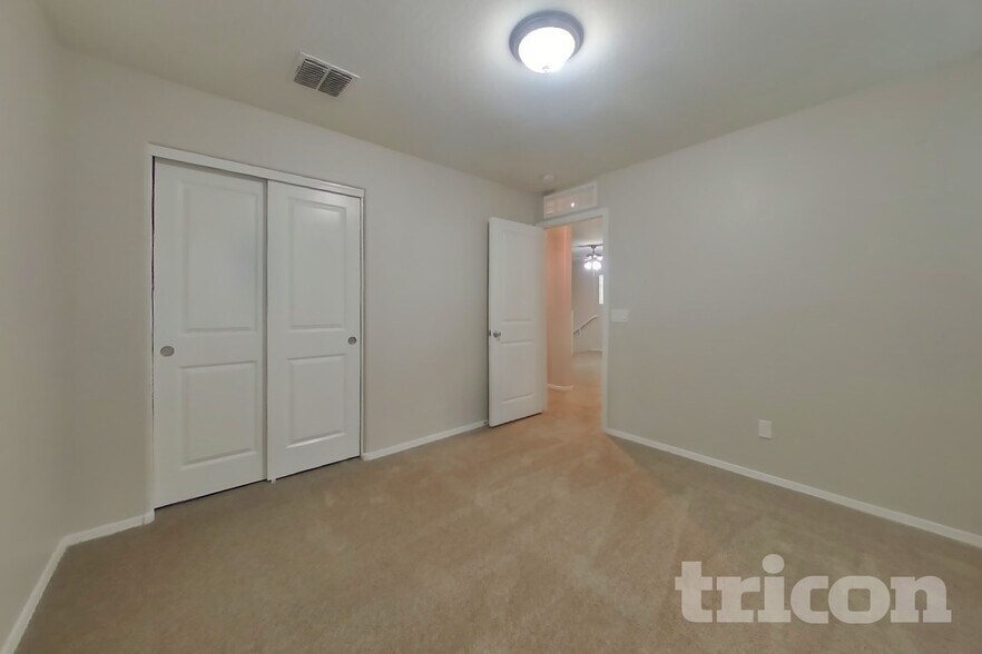 Building Photo - 11690 N 166th Dr